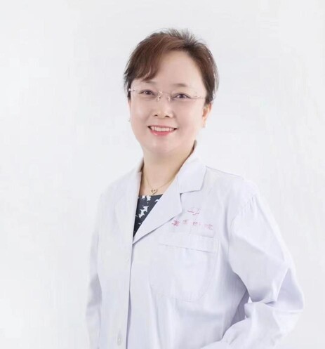 Jun Zhang presenting at Women's Health Conference Singapore